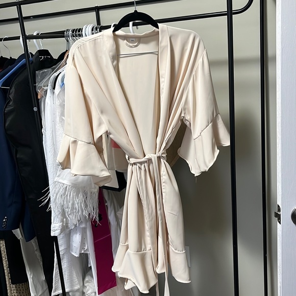 Tan Satin Robe - Picture 2 of 2